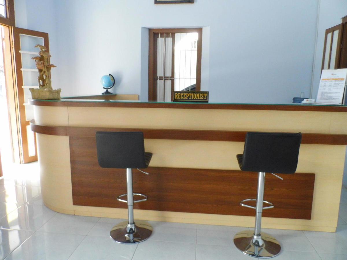 Hotel Ilhami Blitar Eksteriør bilde
